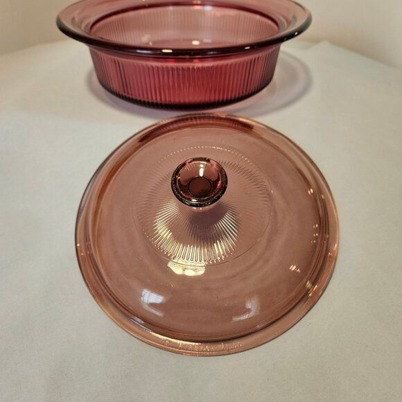 Vintage Corning Ware Visions Cookware in Cranberry, 24 oz V-30-B - Picture 2 of 4